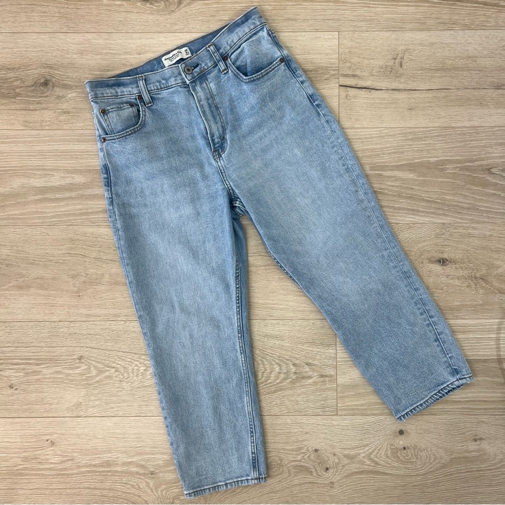Abercrombie & Fitch Curve Love Ultra High Rise The Ankle Straight Jean